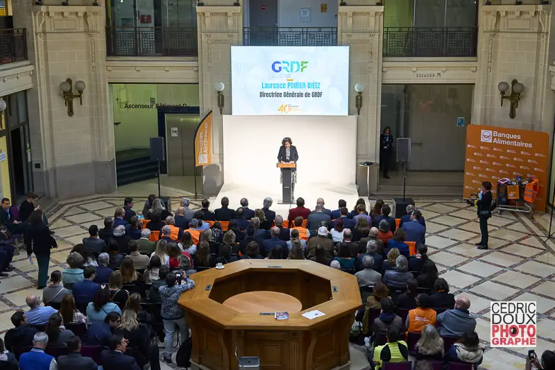 Photo du lancement officiel de la collecte nationale 2024 des Banques Alimentaires au siège de GRDF, marquant leur 40ᵉ anniversaire.